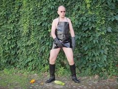 Gay in public, grizzly, outdoor