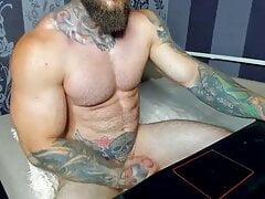 Muscle Hunk Jerking Off - Special