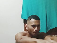 Mira como el sudor recorrer mi