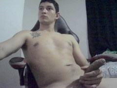 ASMR with Colombian twink Rorono4zhot gets down to solo play