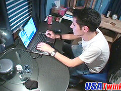 Jack off buddies Niki and Andy having a super-hot pound on cam