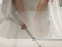 Tweedheads dildo fucking in the tub