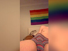 Aussie twunk jacking in bedroom