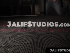 Muscular master Enzo pounds hunk Jean after hot gloryhole service