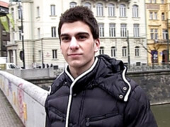 Pretty dude spreads his legs for a pretty cock