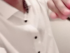 【BL】トイレ中に手コキして欲しいと言われ抜いてあげるイケメン社会人