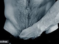 Julian Knowles take his Darin Silvers big hard cock in his