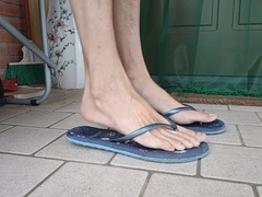 Crossdressing and shoeplay with chick boots