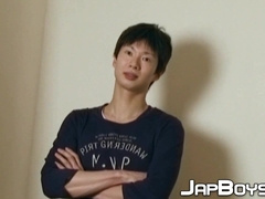 Anal play and powerful jacking by cute Japanese twink