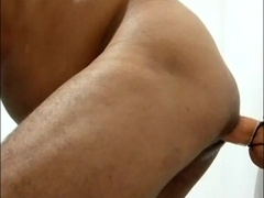 GUGU DA SUNGA FEEDING THRU THE BROWN SPHINCTER WHILE HIS PLAYTHING MOVES KINDLY