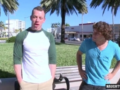 Watch this hot outdoor cumshot with a hot, bisexual dude