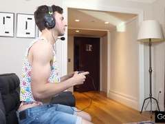 Penniless Gaymer Youngster Lets Delivery Boy Nail His Ass hole