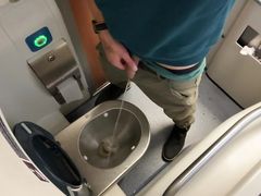 This dude takes a piss and doesn't even care