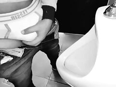 Musturbate in Toilet
