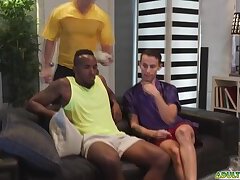 Hot gay threesome sex with Devin Des and Pheonix Fellington