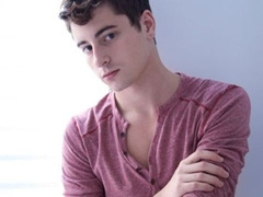 Alex Vaara Shows off!