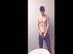Making flicks (EV)