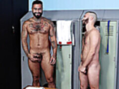 Muscle hunk, big cock bareback, smooches