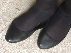 Cum on black pantyhose and ballet-flats