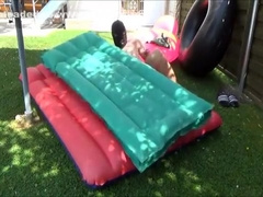 Alte Luma ficken im Pool