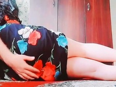 Chubby camgirl with a huge butt