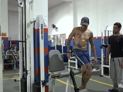 Bang-Out in gym public