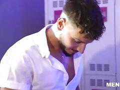 LOcker Room FUCK WIth My Buddies Gone Right