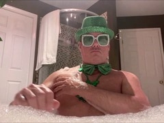 Canadian daddy enjoys a solo session of cock worship and masturbation in the bath