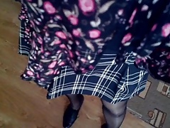 I in skirt and pantyhose. Ja v suknicke a silonkach.