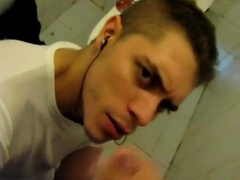 No banheiro da facul 6