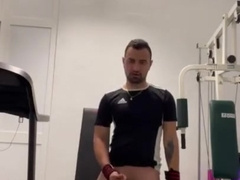 Disfrutando Después De un Buen Entrenamiento En Gym