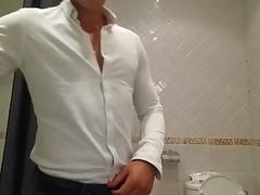 2 bathroom solo