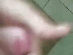 Punheta no chuveiro