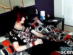 American emo twink Vayne Insanity delivers a great solo