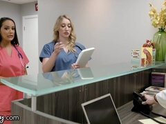 Nana, Gros cul, Blonde, Plantureuse, Poilue, Embrassement, Lesbienne, Réalité