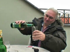 Любители, Брюнетки, Собачьи, Ласковые ручки, Зрелые, На природе, Курящие, Сиськи