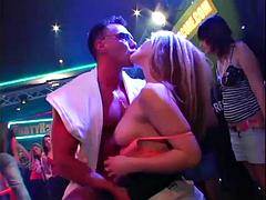 Blasen, Hardcore, Milf, Party, Öffentlich