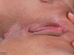 Blonde Solo Beauty's Sensual Play Sparks Desire