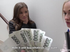 Bisexuell, Blondine, Tschechisch, Gruppe, Geld, Rasiert, Student, Flotter dreier