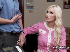 Amateur, Culo grande, Tetas grandes, Mamada, Lencería, Madres para coger, Oficina, Espía