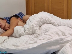 Chambre à dormir, Blonde, Brunette brune, Nue  à poil, Orgasme, Rasée, Nénés, Épouse