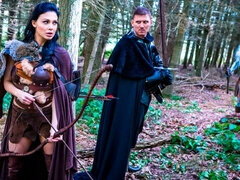 Blasen, Braunhaarige, Kino, Hundestellung, Handjob, Im freien, Rasiert, Titten