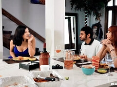 Dormitorio, Culo grande, Morena, Corridas, Vestido, Comida, Pajear, Pov