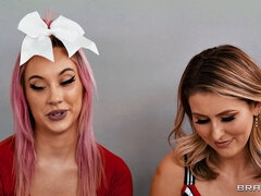 Anaal, Pompom meid, Vingeren, Sportzaal, Handbeurt, Tepels, Kut duiken, Tieten likken