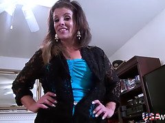 Cul, Brunette brune, Doigter, Mature, Mère que j'aimerais baiser, Maman, Chatte, Jouets