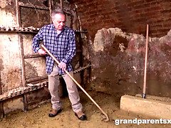 Tetas grandes, Bizarro, Granja, Pajear, Lamidas, Coño, Medias largas, Trio