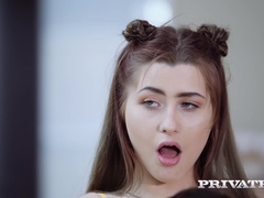 Sucer une bite, Brunette brune, Tir de sperme, Européenne, Hd, Naturelle, Rasée, Adolescente