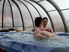 18 jahre, Braunhaarige, Tschechisch, Lecken, Pool, Muschi, Realität, Badeanzug