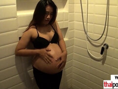 Leie, Asiatisch, Grosser schwanz, Grosse titten, Europäisch, Handjob, Dusche, Thai