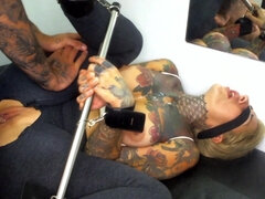 Sucer une bite, Déshabiller, Gorge profonde, Hd, Chatte, Rugueux, Tatouage, Serré